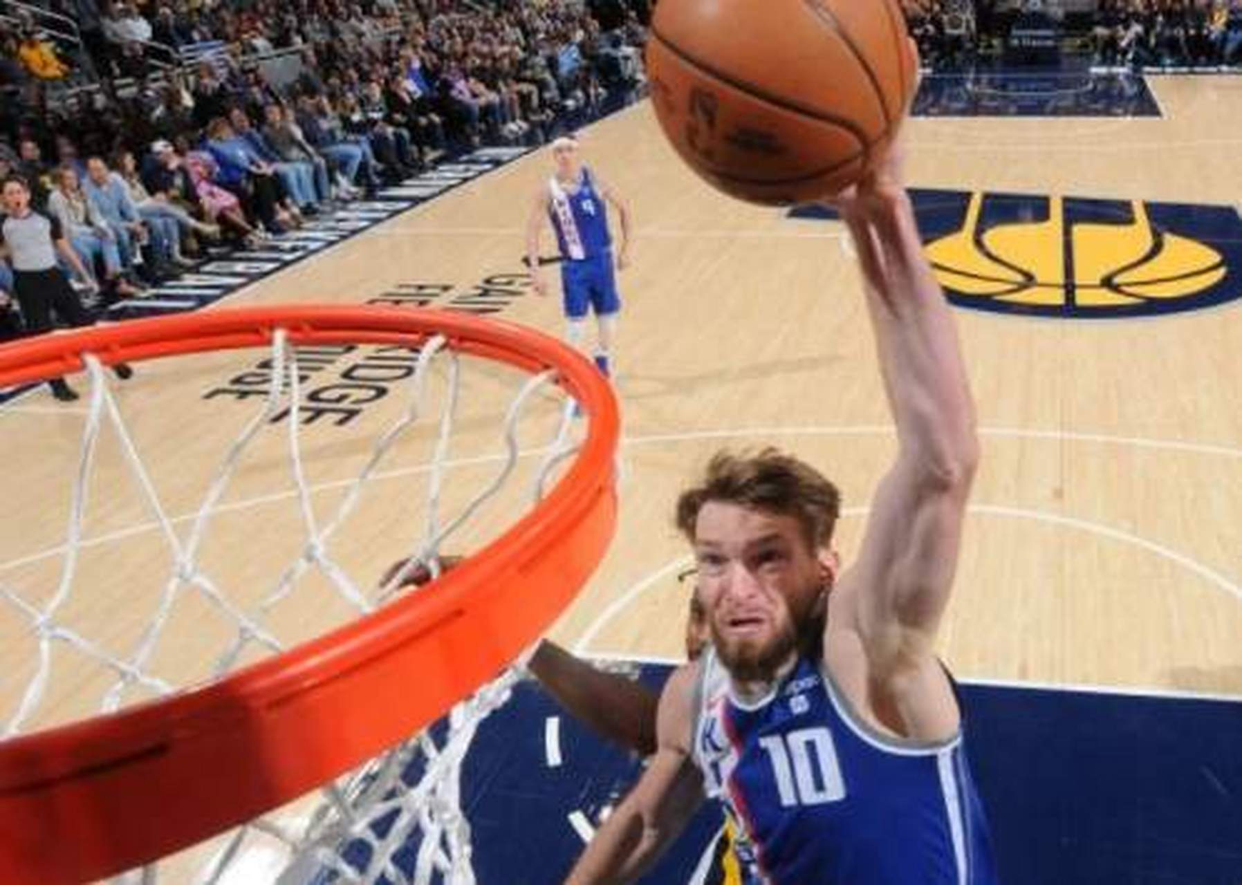 IM体育社区互动入口-火箭绝地反击步行者，萨博尼斯高光表现