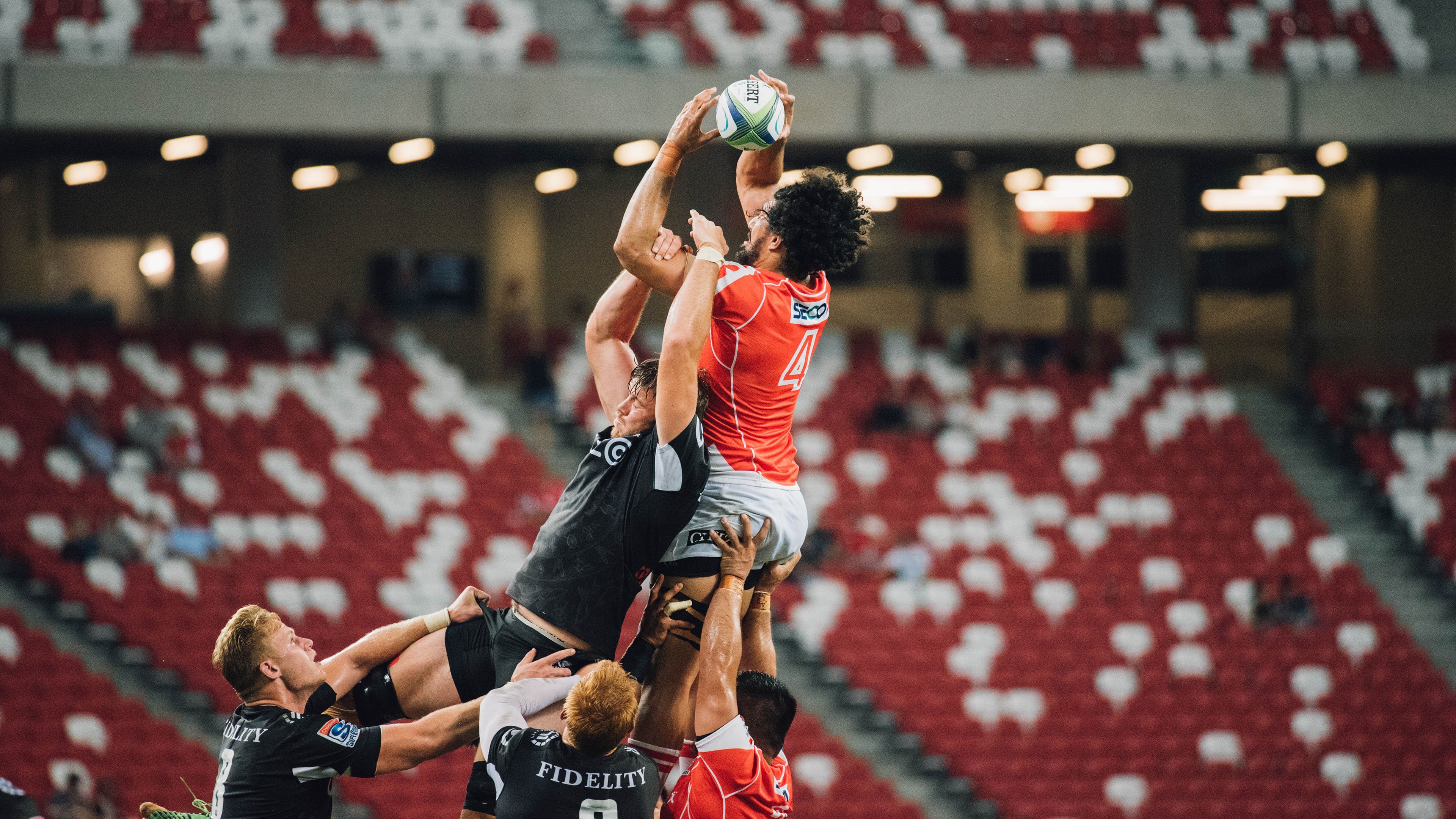 浓眉关键回合不手软,勇士带走快船,一场战术与意志的较量